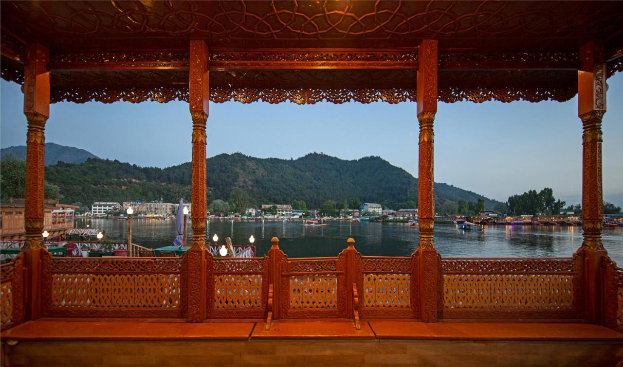 Kolu Group Of Houseboats Hotel Srīnagar Exterior foto